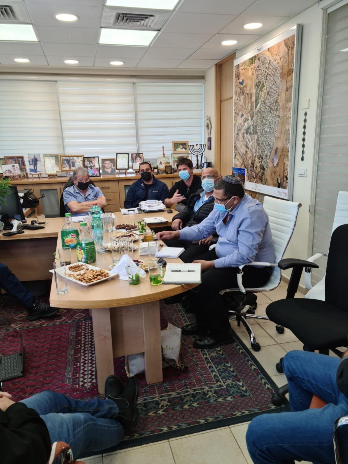 תמונות מישיבה בשת